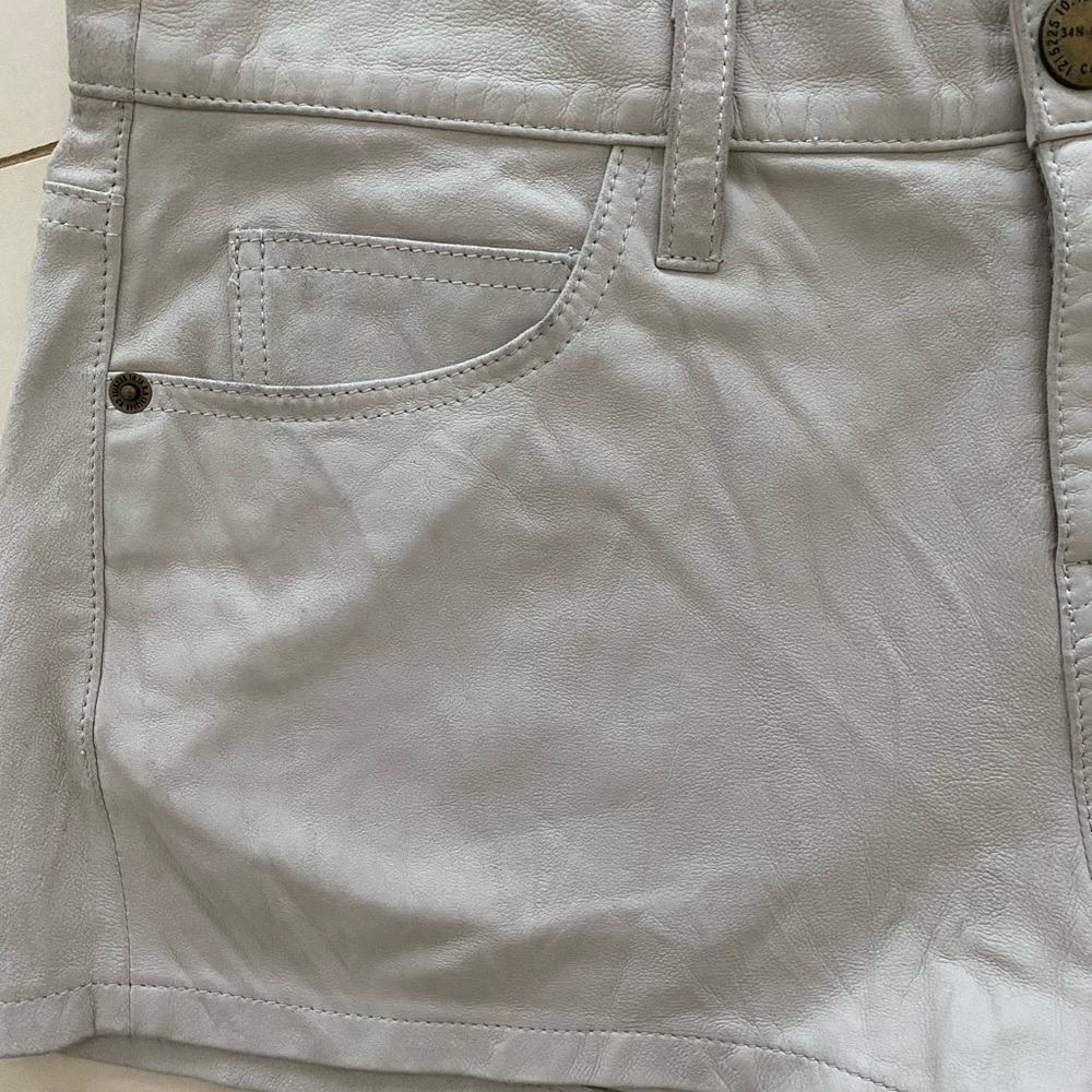Current/Elliot Goat Leather Boyfriend Short - Picture 5 of 16